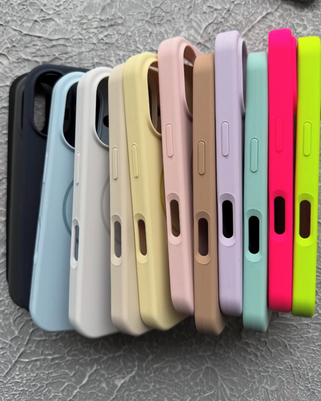 Sleek Luxury MagSafe Case – Ultra-Thin, Shockproof & Lined with Soft Microfiber Flock